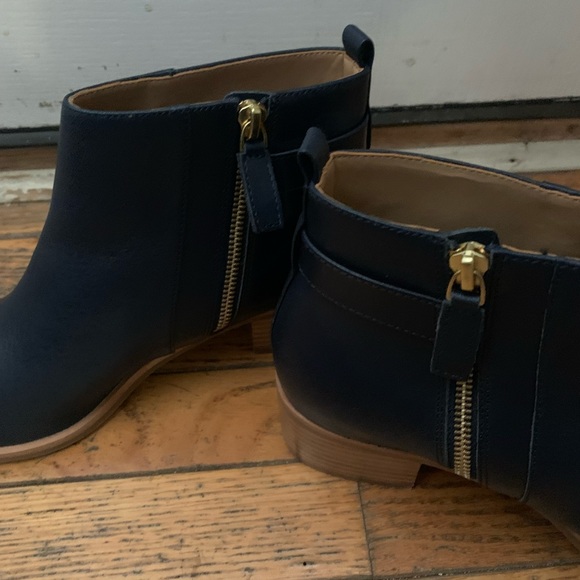 New Talbots SZ 9.5 Indigo Navy Blue Leather Booties Ankle Boots - Picture 4 of 13